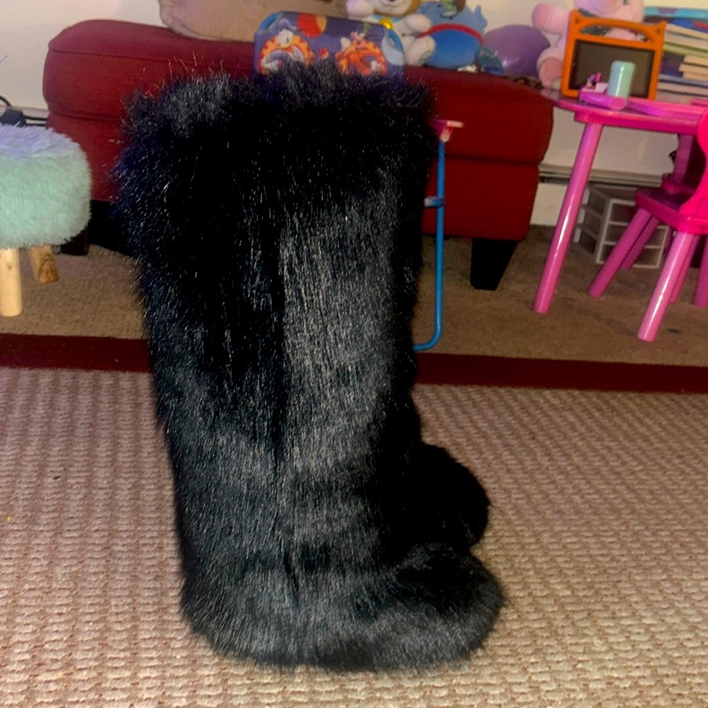 Fur boots knee high